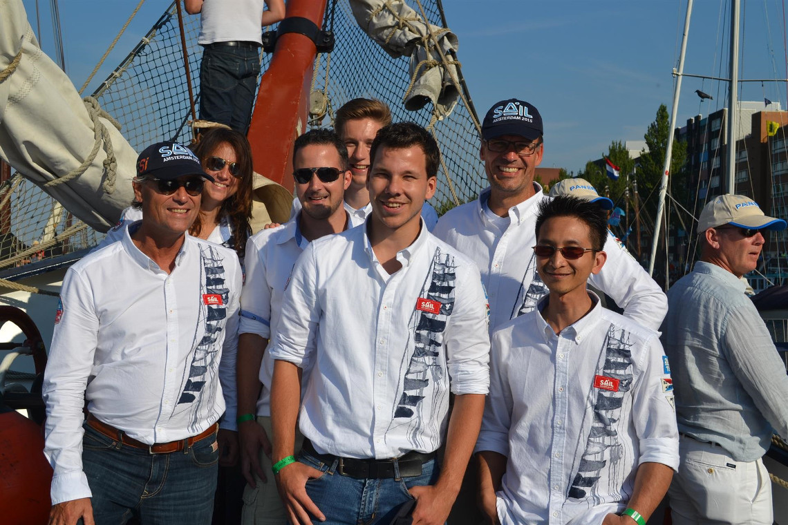 ESi team sail 2016.jpg grensloos team